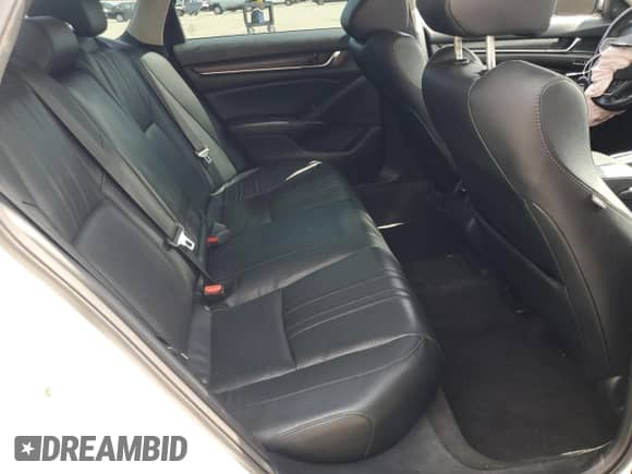 2018 Honda Accord EX-L z VIN 1HGCV2F66JA024760, wystawiony jako Copart lot #86138225 z przebiegiem 134 917 mil mil oraz Nie do naprawy • Non repairable. Historia ofert i sprzedaży dostępna na DreamBid. Obrazek 10.