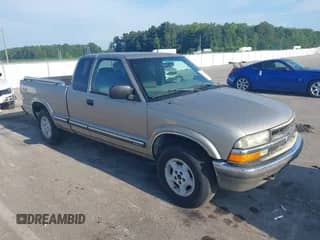 2002 Chevrolet S-10 LS с VIN 1GCDT19W628173077, выставлен на аукционе IAAI как лот 42941426 с пробегом 108 950 миль миль и . История ставок и продаж доступна на DreamBid. Изображение 1.