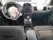 2011 Jeep Compass z VIN 1J4NT1FA9BD289968, wystawiony jako Copart lot #68313965 z przebiegiem 152 935 mil mil oraz Szkoda całkowita • Salvage title. Historia ofert i sprzedaży dostępna na DreamBid. Obrazek 8.