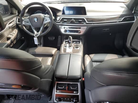 2019 BMW 7 Series 750i xDrive with VIN WBA7B0C54KG527501, listed as a Copart auction lot 56208675 with 34,471 mi miles and Salvage title. Bid and sale history available at DreamBid. Image 8.