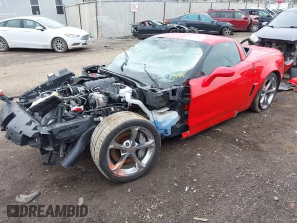 2011 Chevrolet Corvette Z16 Grand Sport 3LT с VIN 1G1YW2DW6B5110075, выставлен на аукционе IAAI как лот 41858672 с пробегом 69 862 миль миль и . История ставок и продаж доступна на DreamBid. Изображение 18.