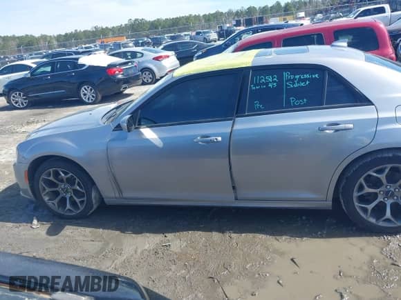 2018 Chrysler 300 S с VIN 2C3CCABG1JH269551, выставлен на аукционе IAAI как лот 41607485 с пробегом 127 046 миль миль и . История ставок и продаж доступна на DreamBid. Изображение 15.