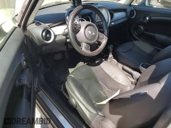 2013 MINI Hardtop with VIN WMWSU3C52DT691846, listed as a Copart auction lot 82140655 with 85,539 mi miles and Salvage title. Bid and sale history available at DreamBid. Image 8.