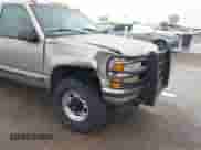 1998 Chevrolet Silverado 2500 с VIN 1GCGK29R0WE226301, выставлен на аукционе IAAI как лот 42151983 с пробегом 171 933 миль миль и . История ставок и продаж доступна на DreamBid. Изображение 6.