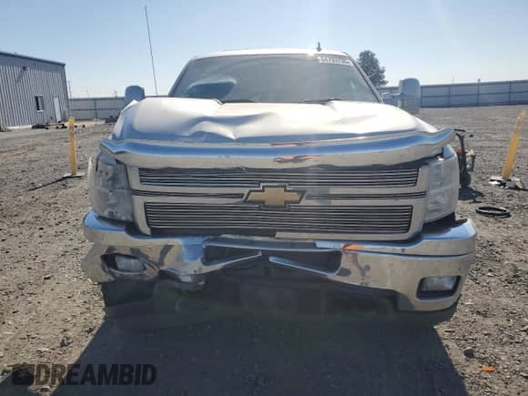 2011 Chevrolet Silverado 2500HD LTZ z VIN 1GC1KYC86BF248672, wystawiony jako Copart lot #64793735 z przebiegiem 185 734 mil mil oraz Szkoda całkowita • Salvage title. Historia ofert i sprzedaży dostępna na DreamBid. Obrazek 5.