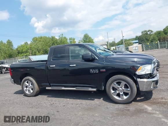 2016 Ram 1500 SLT z VIN 1C6RR6GT8GS319250, wystawiony jako IAAI lot #43007596 z przebiegiem 101 977 mil mil oraz . Historia ofert i sprzedaży dostępna na DreamBid. Obrazek 13.