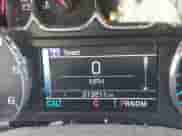 2015 Chevrolet Silverado 1500 LT z VIN 1GCVKREH1FZ194142, wystawiony jako IAAI lot #43016369 z przebiegiem 213 511 mil mil oraz . Historia ofert i sprzedaży dostępna na DreamBid. Obrazek 7.