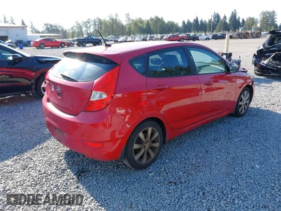 2014 Hyundai Accent SE с VIN KMHCU5AE8EU196337, выставлен на аукционе IAAI как лот 42792377 с пробегом 171 076 миль миль и . История ставок и продаж доступна на DreamBid. Изображение 4.