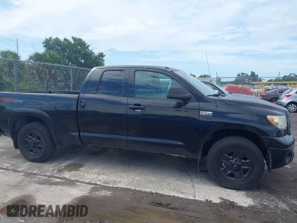 2010 Toyota Tundra с VIN 5TFUY5F11AX154992, выставлен на аукционе IAAI как лот 42790209 с пробегом 228 147 миль миль и . История ставок и продаж доступна на DreamBid. Изображение 13.