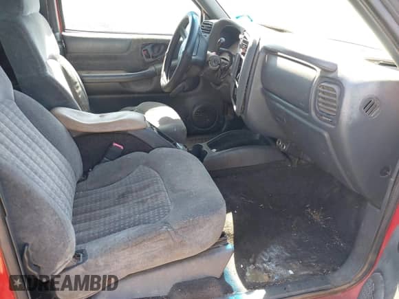 2002 Chevrolet Blazer LS с VIN 1GNCS18W22K123173, выставлен на аукционе IAAI как лот 42676108 с пробегом 184 697 миль миль и . История ставок и продаж доступна на DreamBid. Изображение 5.