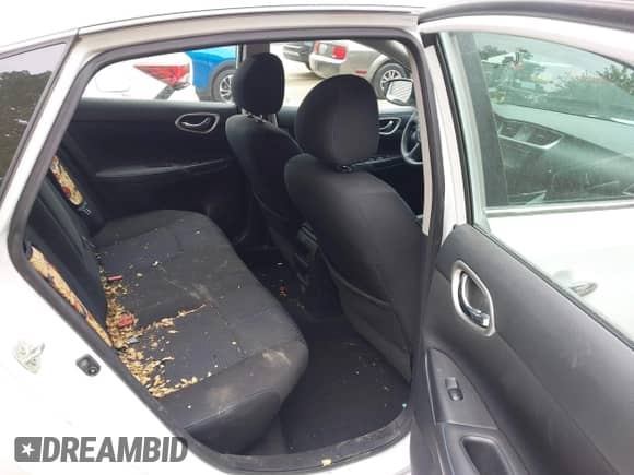 2017 Nissan Sentra SR z VIN 3N1AB7AP6HY400863, wystawiony jako IAAI lot #42268449 z przebiegiem 60 331 mil mil oraz . Historia ofert i sprzedaży dostępna na DreamBid. Obrazek 8.