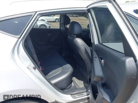 2014 Hyundai Tucson SE with VIN KM8JU3AG0EU843861, listed as a IAAI auction lot 42494217 with 83,697 mi miles and . Bid and sale history available at DreamBid. Image 8.