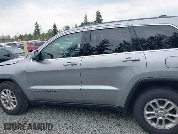 2018 Jeep Grand Cherokee Altitude with VIN 1C4RJEAG6JC113657, listed as a IAAI auction lot 43089607 with 61,674 mi miles and . Bid and sale history available at DreamBid. Image 15.