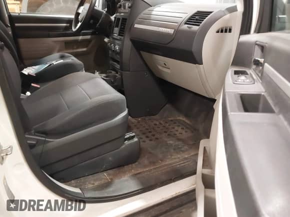 2010 Dodge Grand Caravan Cargo with VIN 2D4RN1AE7AR273407, listed as a IAAI auction lot 41477455 with 178,687 mi miles and . Bid and sale history available at DreamBid. Image 5.