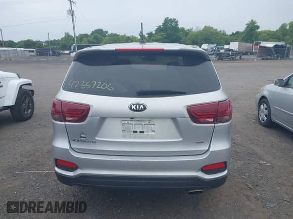 2020 Kia Sorento LX with VIN 5XYPG4A33LG680825, listed as a IAAI auction lot 42357206 with 88,359 mi miles and . Bid and sale history available at DreamBid. Image 16.