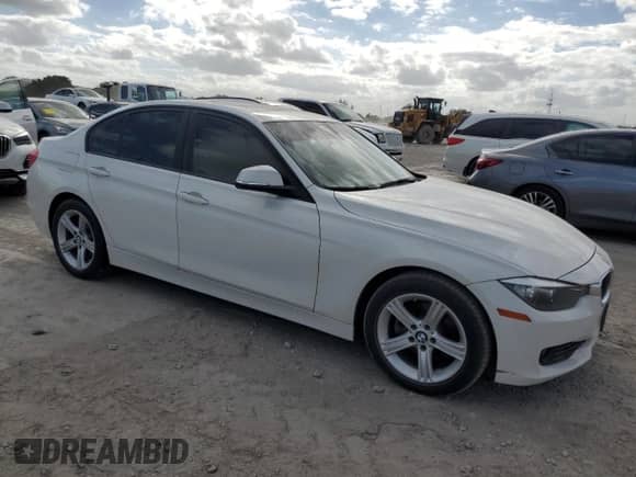 2015 BMW 3 Series 328i с VIN WBA3A5C50FF607985, выставлен на аукционе Copart как лот 86839955 с пробегом 88 815 миль миль и На запчасти • Non repairable. История ставок и продаж доступна на DreamBid. Изображение 4.