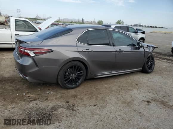 2021 Toyota Camry Hybrid XSE with VIN 4T1K31AK1MU555989, listed as a Copart auction lot 68739885 with 40,120 mi miles and Salvage title. Bid and sale history available at DreamBid. Image 3.