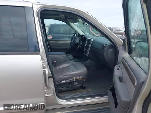 2004 Ford Explorer with VIN 1FMZU65K54UB02011, listed as a IAAI auction lot 43076680 with 176,964 mi miles and . Bid and sale history available at DreamBid. Image 5.