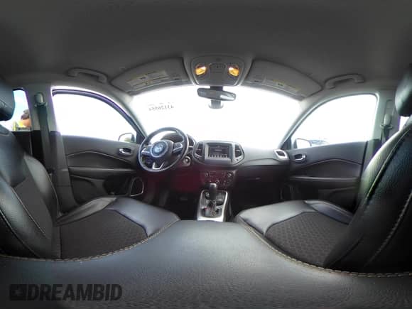 2020 Jeep Compass Latitude с VIN 3C4NJDBB6LT125861, выставлен на аукционе IAAI как лот 43126554 с пробегом 37 535 миль миль и . История ставок и продаж доступна на DreamBid. Изображение 18.
