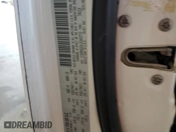 2018 Ram 1500 SLT z VIN 1C6RR6GGXJS303772, wystawiony jako Copart lot #69566665 z przebiegiem 130 411 mil mil oraz Szkoda całkowita • Salvage title. Historia ofert i sprzedaży dostępna na DreamBid. Obrazek 12.