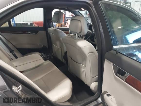 2010 Mercedes-Benz C 300 Sport с VIN WDDGF8BB2AF476880, выставлен на аукционе IAAI как лот 43235134 с пробегом 143 154 миль миль и . История ставок и продаж доступна на DreamBid. Изображение 8.