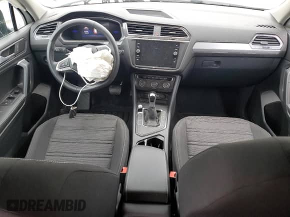 2024 Volkswagen Tiguan S с VIN 3VVRB7AX8RM186162, выставлен на аукционе Copart как лот 64621085 с пробегом 5 957 миль миль и Списание • Salvage title. История ставок и продаж доступна на DreamBid. Изображение 8.