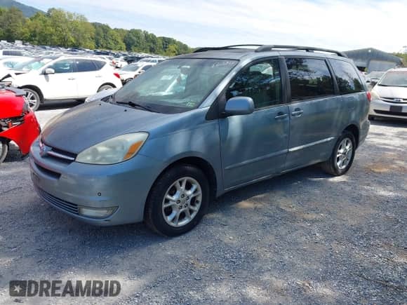 2004 Toyota Sienna XLE z VIN 5TDBA22C24S017815, wystawiony jako IAAI lot #43179426 z przebiegiem 266 043 mil mil oraz . Historia ofert i sprzedaży dostępna na DreamBid. Obrazek 2.