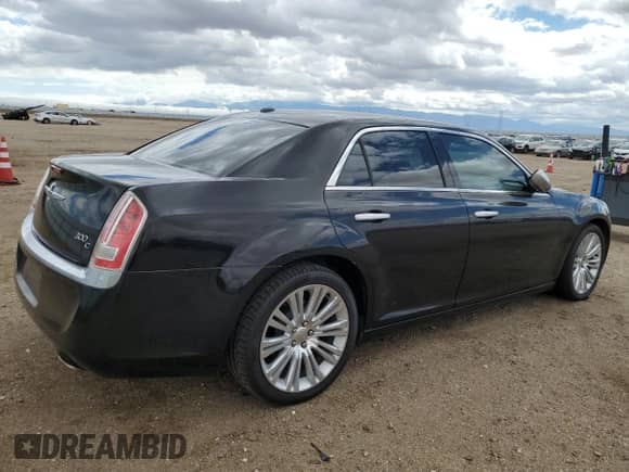 2013 Chrysler 300 C John Varvatos Limited Edition with VIN 2C3CCADT3DH621706, listed as a Copart auction lot 55780205 with 214,976 mi miles and Clean title. Bid and sale history available at DreamBid. Image 3.