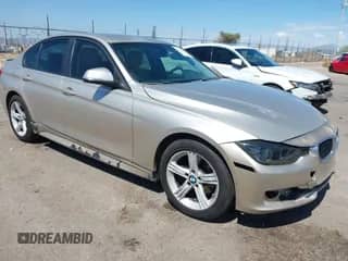 2013 BMW 3 Series 328i с VIN WBA3A5C57DF352040, выставлен на аукционе IAAI как лот 43240273 с пробегом 177 341 миль миль и . История ставок и продаж доступна на DreamBid. Изображение 1.