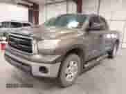 2011 Toyota Tundra с VIN 5TFUY5F16BX171501, выставлен на аукционе IAAI как лот 42282175 с пробегом 281 311 миль миль и . История ставок и продаж доступна на DreamBid. Изображение 18.