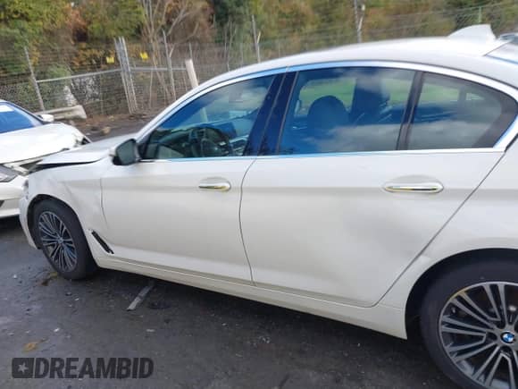 2017 BMW 5 Series 530i xDrive с VIN WBAJA7C30HWA70963, выставлен на аукционе IAAI как лот 43555246 с пробегом 142 310 миль миль и . История ставок и продаж доступна на DreamBid. Изображение 14.