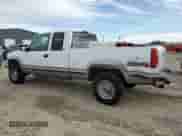 1998 Chevrolet Silverado 2500 с VIN 1GCGK29J7WE205052, выставлен на аукционе Copart как лот 77227114 с пробегом 170 220 миль миль и Чистый • Clean title. История ставок и продаж доступна на DreamBid. Изображение 2.