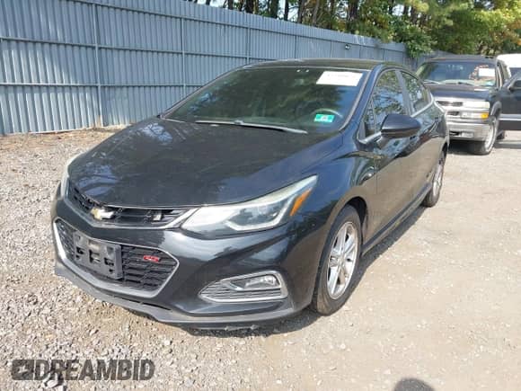 2018 Chevrolet Cruze LT с VIN 1G1BE5SM7J7136702, выставлен на аукционе IAAI как лот 43300058 с пробегом 109 229 миль миль и . История ставок и продаж доступна на DreamBid. Изображение 17.