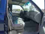 1999 Chevrolet Suburban z VIN 3GNGK26J9XG263668, wystawiony jako IAAI lot #42089070 z przebiegiem 102 452 mil mil oraz . Historia ofert i sprzedaży dostępna na DreamBid. Obrazek 5.