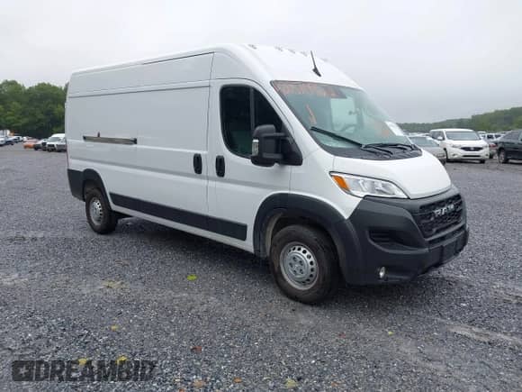 2025 Ram ProMaster Cargo Tradesman z VIN 3C6MRVHG9SE548635, wystawiony jako IAAI lot #42870922 z przebiegiem 749 mil mil oraz . Historia ofert i sprzedaży dostępna na DreamBid. Obrazek 1.
