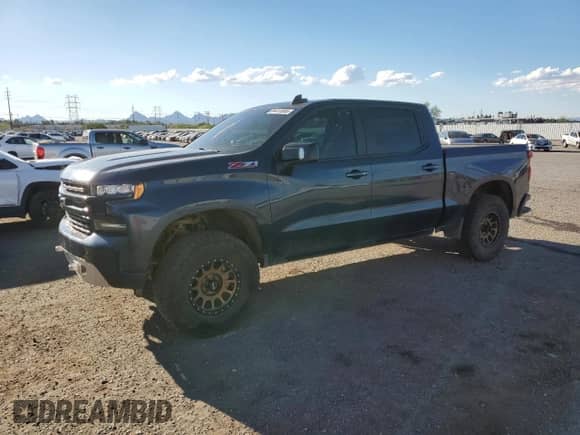 2021 Chevrolet Silverado 1500 RST z VIN 1GCUYEED6MZ145497, wystawiony jako Copart lot #84413565 z przebiegiem Nie podano mil oraz Szkoda całkowita • Salvage title. Historia ofert i sprzedaży dostępna na DreamBid. Obrazek 1.