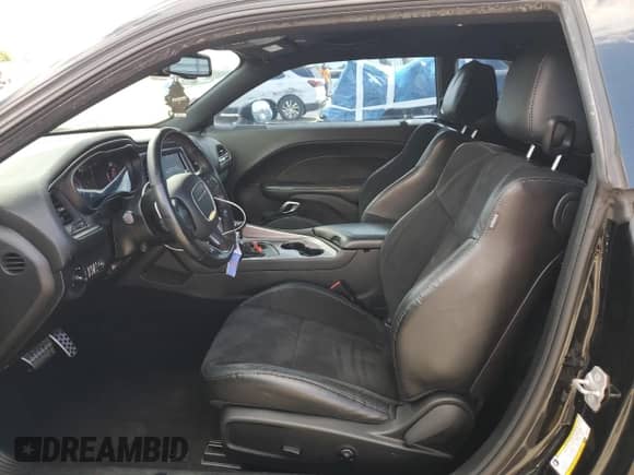 2019 Dodge Challenger R/T with VIN 2C3CDZBT5KH677075, listed as a Copart auction lot 81687245 with 45,888 mi miles and Non repairable. Bid and sale history available at DreamBid. Image 7.