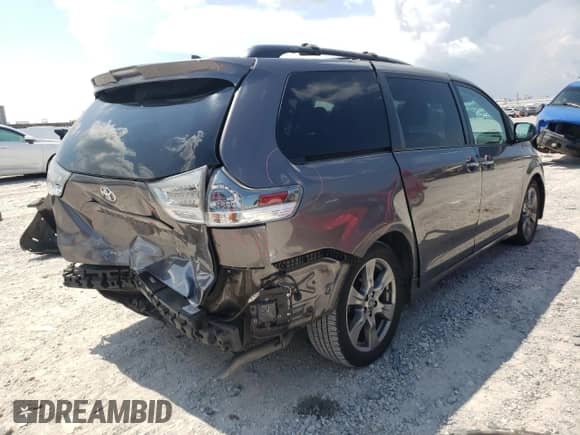 2019 Toyota Sienna SE with VIN 5TDXZ3DC2KS983662, listed as a Copart auction lot 69694095 with 87,965 mi miles and Salvage title. Bid and sale history available at DreamBid. Image 3.