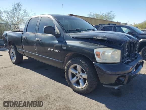 2007 Dodge 1500 SLT z VIN 1D7HA18247J633672, wystawiony jako Copart lot #82577505 z przebiegiem 147 419 mil mil oraz Szkoda całkowita • Salvage title. Historia ofert i sprzedaży dostępna na DreamBid. Obrazek 4.