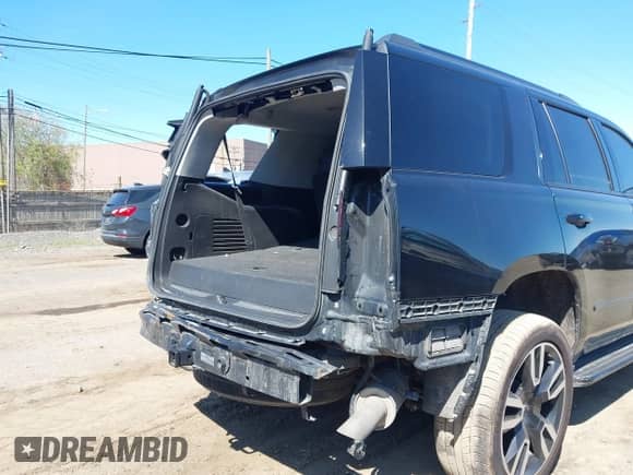 2019 Chevrolet Tahoe Premier с VIN 1GNSCCKJ9KR107125, выставлен на аукционе IAAI как лот 42216986 с пробегом 232 500 миль миль и . История ставок и продаж доступна на DreamBid. Изображение 19.