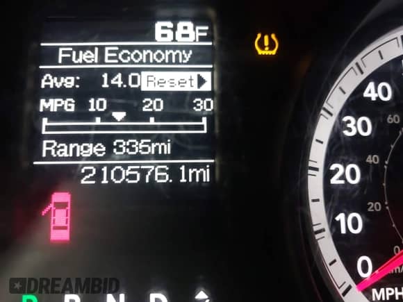 2013 Ram 1500 Express z VIN 1C6RR7FT7DS590349, wystawiony jako IAAI lot #42972608 z przebiegiem 210 576 mil mil oraz . Historia ofert i sprzedaży dostępna na DreamBid. Obrazek 15.