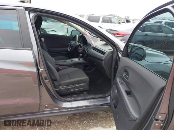 2022 Honda HR-V LX with VIN 3CZRU5H30NM707380, listed as a IAAI auction lot 42393529 with 51,888 mi miles and . Bid and sale history available at DreamBid. Image 5.