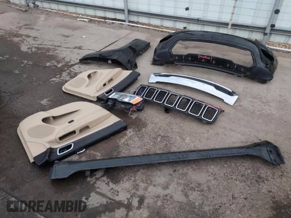 2018 Jeep Grand Cherokee Sterling с VIN 1C4RJFBG3JC433541, выставлен на аукционе Copart как лот 51283275 с пробегом 60 404 миль миль и Списание • Salvage title. История ставок и продаж доступна на DreamBid. Изображение 13.