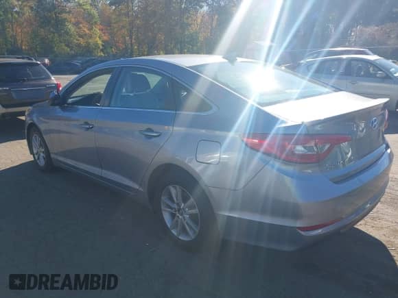 2016 Hyundai Sonata SE with VIN 5NPE24AF6GH285892, listed as a IAAI auction lot 43468252 with 150,467 mi miles and . Bid and sale history available at DreamBid. Image 3.