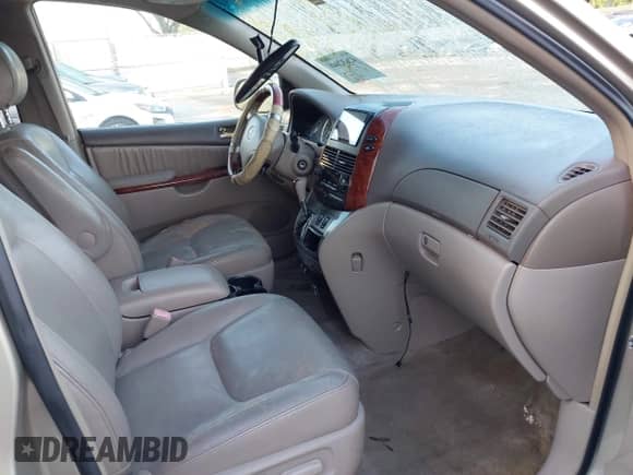 2005 Toyota Sienna XLE z VIN 5TDZA22C75S350561, wystawiony jako IAAI lot #42632048 z przebiegiem 262 983 mil mil oraz . Historia ofert i sprzedaży dostępna na DreamBid. Obrazek 5.