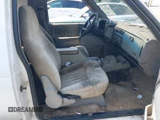 1994 Chevrolet Blazer LS с VIN 1GNCS18W3R0110485, выставлен на аукционе IAAI как лот 42822345 с пробегом 347 901 миль миль и . История ставок и продаж доступна на DreamBid. Изображение 5.