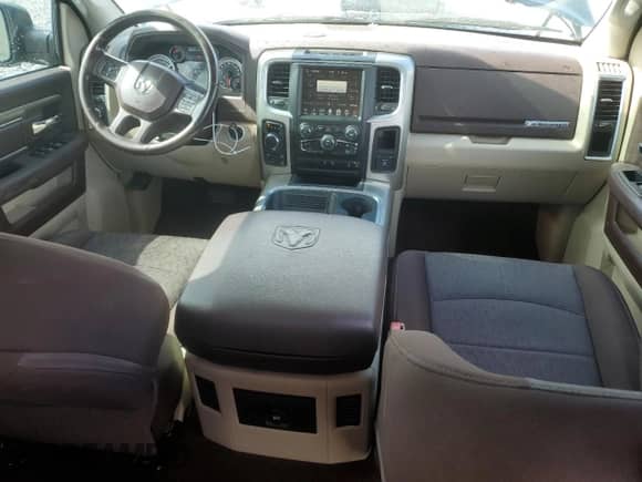 2016 Ram 1500 Big Horn z VIN 1C6RR7LM1GS135112, wystawiony jako Copart lot #66735475 z przebiegiem 108 622 mil mil oraz Szkoda całkowita • Salvage title. Historia ofert i sprzedaży dostępna na DreamBid. Obrazek 8.