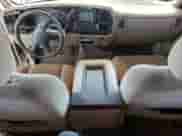 2006 Chevrolet Silverado 1500 LS с VIN 2GCEC13V061357654, выставлен на аукционе Copart как лот 84026125 с пробегом 174 601 миль миль и Списание • Salvage title. История ставок и продаж доступна на DreamBid. Изображение 8.