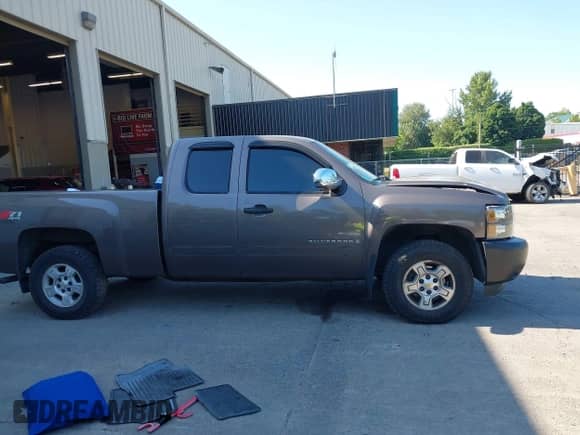 2008 Chevrolet Silverado 1500 1LT с VIN 2GCEK190881175170, выставлен на аукционе IAAI как лот 42686186 с пробегом 149 961 миль миль и . История ставок и продаж доступна на DreamBid. Изображение 13.