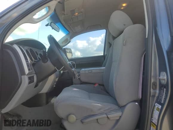 2007 Toyota Tundra SR5 с VIN 5TBRV541X7S455818, выставлен на аукционе Copart как лот 86850865 с пробегом 214 710 миль миль и Списание • Salvage title. История ставок и продаж доступна на DreamBid. Изображение 7.